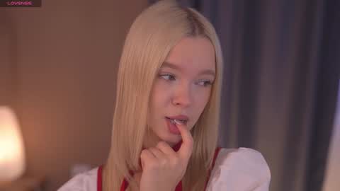 Snapshot of boobybliss chatting on 11-08-25, 01:00 Alina online show from 11-08-25, 01:00