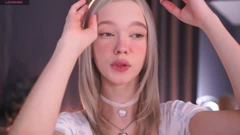 Snapshot of boobybliss chatting on 11-30-25, 07:45 Alina online show from 11-30-25, 07:45