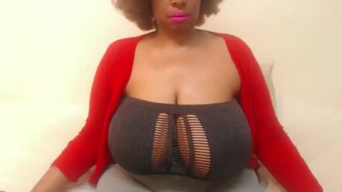 Snapshot of boobyqueen24 chatting on 02-17-25, 05:21 boobyqueen online show from 02-17-25, 05:21