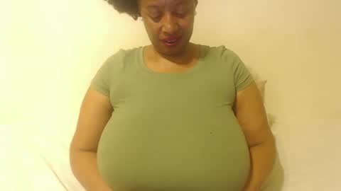 Snapshot of boobyqueen24 chatting on 09-10-25, 07:25 boobyqueen online show from 09-10-25, 07:25