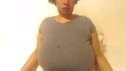 Snapshot of boobyqueen24 chatting on 09-17-25, 05:58 boobyqueen online show from 09-17-25, 05:58