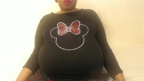 Snapshot of boobyqueen24 chatting on 10-02-25, 04:08 boobyqueen online show from 10-02-25, 04:08