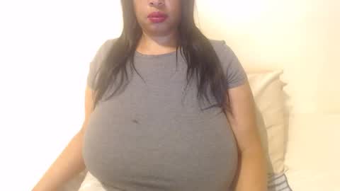 Snapshot of boobyqueen24 chatting on 10-30-25, 07:25 boobyqueen online show from 10-30-25, 07:25