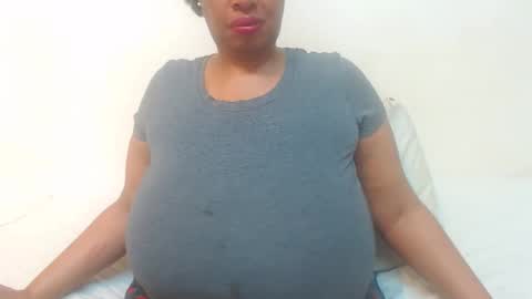 Snapshot of boobyqueen24 chatting on 04-21-26, 02:51 boobyqueen online show from 04-21-26, 02:51