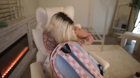 Miley online show from 02-09-25, 04:25