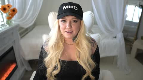 Miley online show from 03-09-25, 12:21