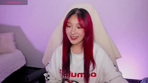 Snapshot of boonie_girl chatting on 12-04-24, 05:05 Booniee online show from 12-04-24, 05:05