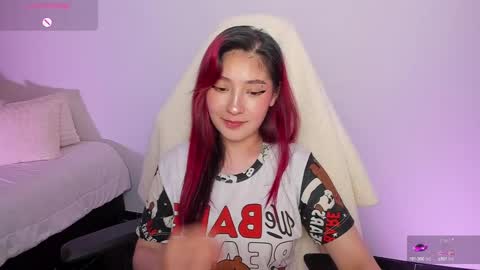 Snapshot of boonie_girl chatting on 12-19-24, 08:45 Booniee online show from 12-19-24, 08:45