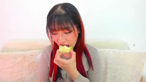 Snapshot of boonie_girl chatting on 02-25-25, 06:03 Booniee online show from 02-25-25, 06:03