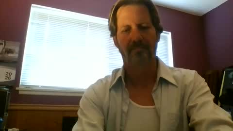 Snapshot of boos9393 chatting on 03-10-26, 05:29 Friend online show from 03-10-26, 05:29