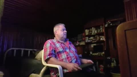 Booshwa online show from 10-16-25, 04:08