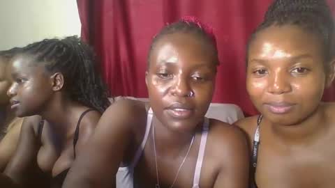 Snapshot of bootie_caramel chatting on 02-19-25, 12:35 bootie_caramel online show from 02-19-25, 12:35