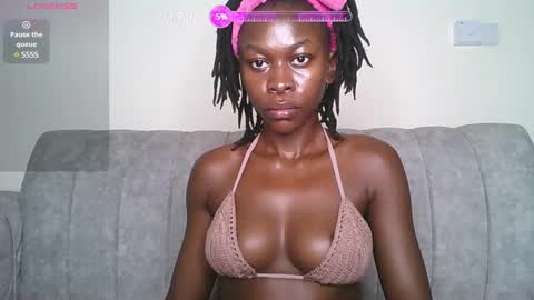 Snapshot of booty_queen001 chatting on 12-28-24, 09:52 Heather online show from 12-28-24, 09:52