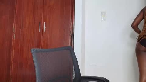 Snapshot of booty_queen001 chatting on 03-02-26, 05:52 Heather online show from 03-02-26, 05:52