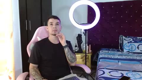 Snapshot of booyhott_ chatting on 11-05-25, 06:52 booyhott_ online show from 11-05-25, 06:52