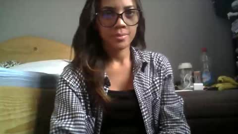 Snapshot of boozyart chatting on 12-16-25, 07:35 boozyArt online show from 12-16-25, 07:35