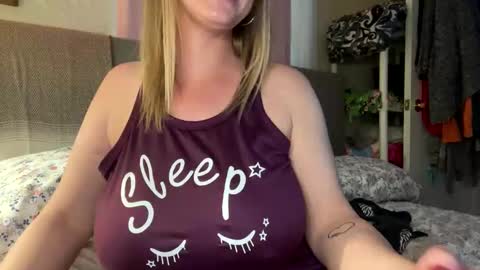 Snapshot of bossmomma chatting on 01-02-25, 08:46 BossMom online show from 01-02-25, 08:46