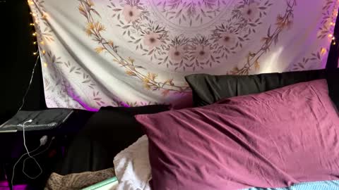 Snapshot of bossmomma chatting on 02-09-25, 09:17 BossMom online show from 02-09-25, 09:17