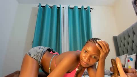 Snapshot of bouncy_booty677 chatting on 10-22-25, 08:19 bouncy_booty677 online show from 10-22-25, 08:19