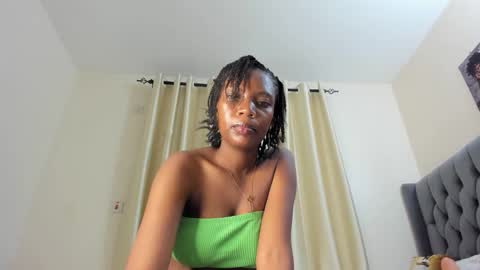 bouncy_booty677 online show from 05-26-26, 06:48