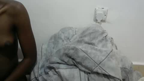 Snapshot of bouncy_vee chatting on 02-17-26, 12:23 bouncy_vee online show from 02-17-26, 12:23