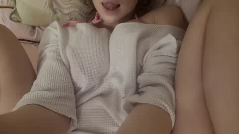 Snapshot of bouncyqueenmajesty chatting on 02-08-25, 12:06 Bouncy Queen Majesty online show from 02-08-25, 12:06