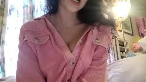 Snapshot of bouncyqueenmajesty chatting on 03-01-25, 06:32 Bouncy Queen Majesty online show from 03-01-25, 06:32