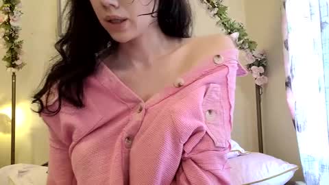 Snapshot of bouncyqueenmajesty chatting on 03-11-25, 05:24 Bouncy Queen Majesty online show from 03-11-25, 05:24