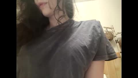 Snapshot of bouncyqueenmajesty chatting on 09-25-25, 11:58 Bouncy Queen Majesty online show from 09-25-25, 11:58