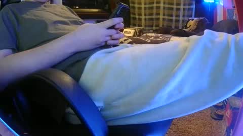 Bowerboi1217 online show from 12-19-25, 02:18