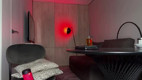 Brat and Confident  Real Femdon Not for everyone  online show from 01-19-26, 04:11