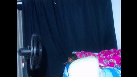 boy_king18 online show from 10-29-25, 10:06