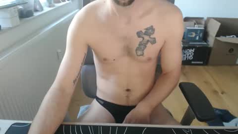 Snapshot of boy_t0y89 chatting on 04-16-26, 08:04 boy_t0y89 online show from 04-16-26, 08:04