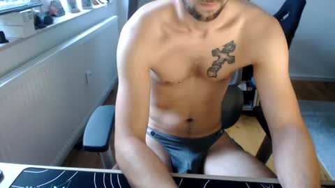 boy_t0y89 online show from 06-19-26, 05:12