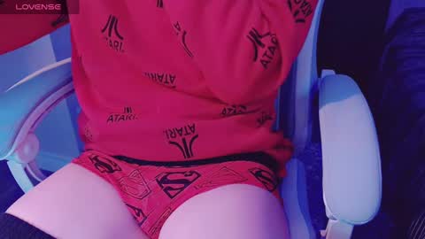 Snapshot of boycurious95 chatting on 01-02-25, 05:03 Atari online show from 01-02-25, 05:03