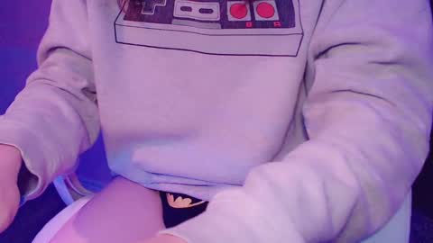 Snapshot of boycurious95 chatting on 01-06-25, 03:31 Atari online show from 01-06-25, 03:31