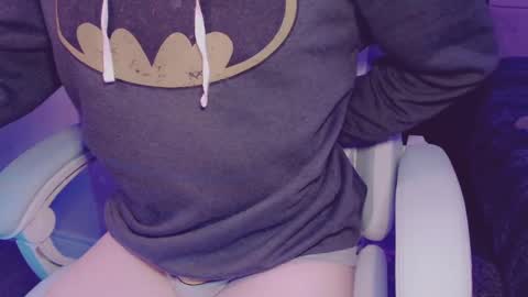 Snapshot of boycurious95 chatting on 02-04-25, 04:26 Atari online show from 02-04-25, 04:26