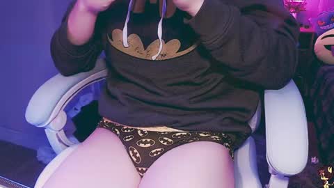 Snapshot of boycurious95 chatting on 02-23-25, 03:56 Atari online show from 02-23-25, 03:56