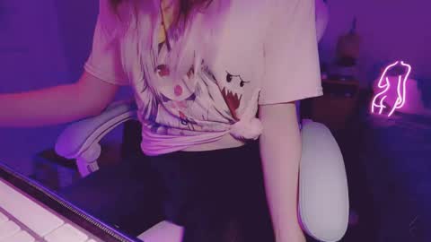 Snapshot of boycurious95 chatting on 03-11-25, 03:05 Atari online show from 03-11-25, 03:05