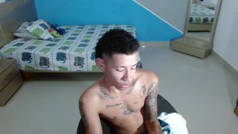 boyhot_sw online show from 02-14-25, 01:45