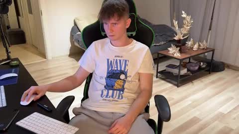 Eddie online show from 12-15-24, 05:53