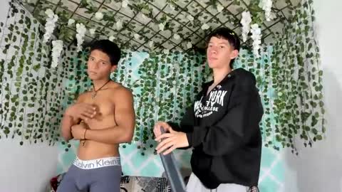 Snapshot of boys4hot_777 chatting on 03-04-25, 09:43 boys4hot_777 online show from 03-04-25, 09:43