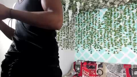 Snapshot of boys4hot_777 chatting on 03-06-25, 01:05 boys4hot_777 online show from 03-06-25, 01:05