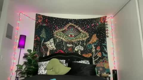 Snapshot of boysdroollx chatting on 11-09-25, 03:38 Puddin online show from 11-09-25, 03:38