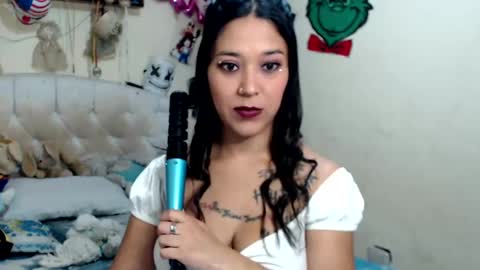 Snapshot of boyslatin493916 chatting on 01-20-25, 08:18 nikky and jeik online show from 01-20-25, 08:18