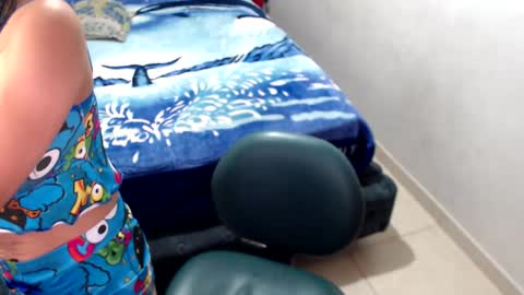 Snapshot of boyslatin493916 chatting on 01-31-26, 07:12 nikky and jeik online show from 01-31-26, 07:12