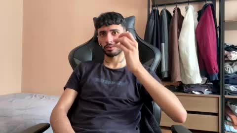 Snapshot of boyzinm2 chatting on 11-12-25, 12:38 boyzinm2 online show from 11-12-25, 12:38