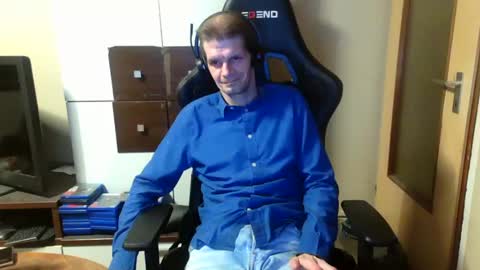 bponie1 online show from 12-14-24, 02:12