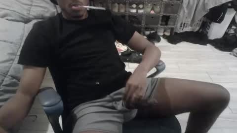 Snapshot of bquen400 chatting on 09-28-25, 05:57 bquen400 online show from 09-28-25, 05:57