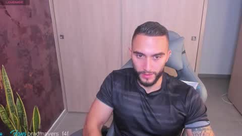 Snapshot of brad1_ chatting on 02-23-26, 12:30 instagramBrad mayers1twittermayersbrad online show from 02-23-26, 12:30
